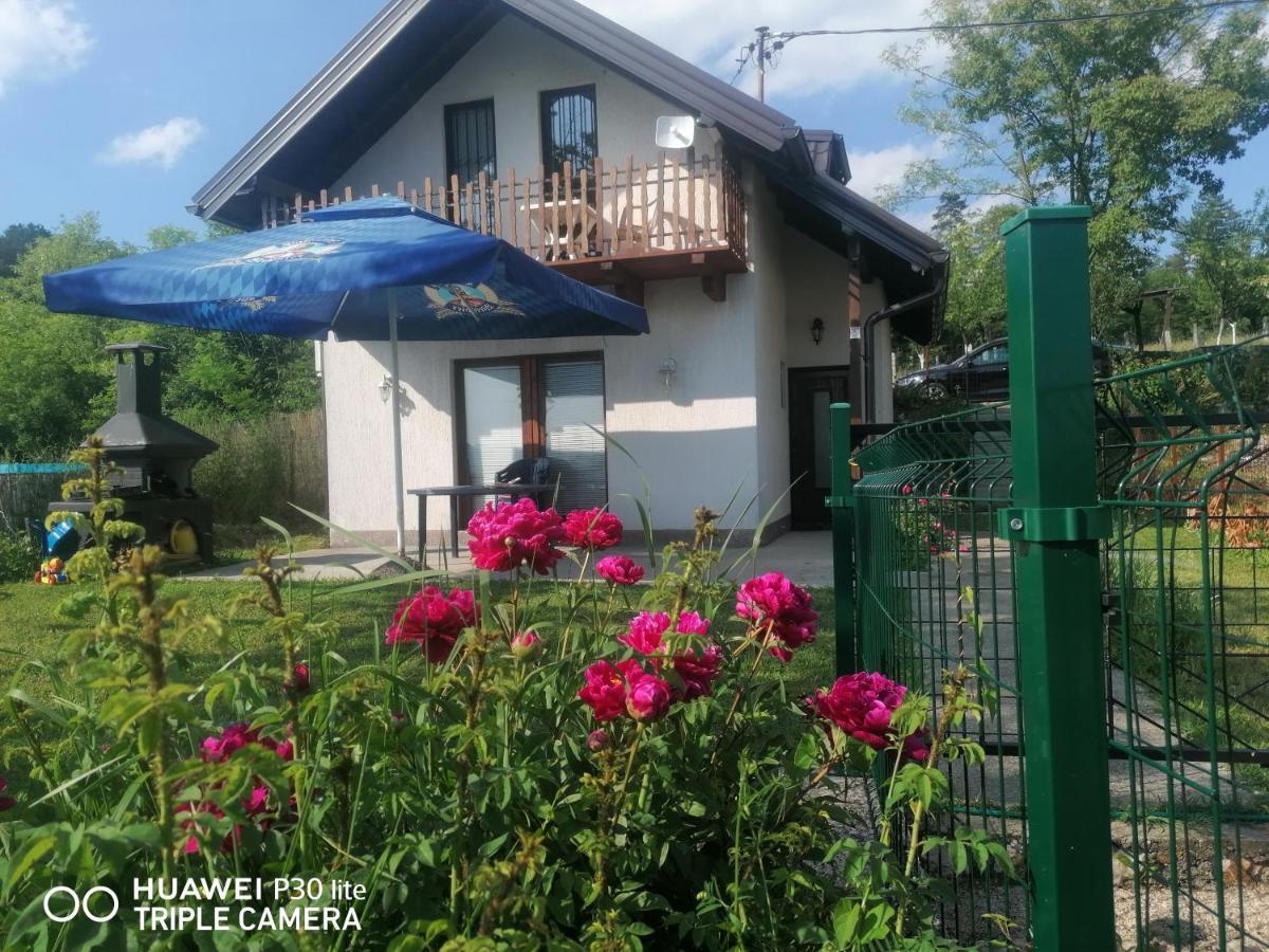 Asja Guest House Lukavac Exterior foto